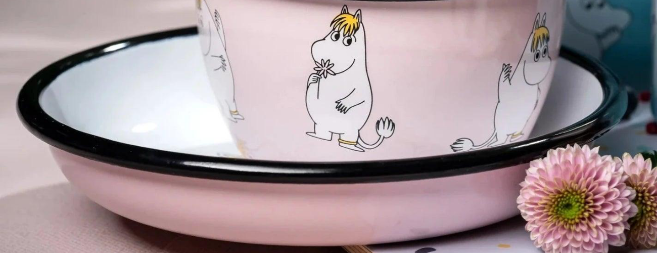 Comment les Assiettes et les Tasses de Dessins Animés Peuvent Enchanter les Repas de Vos Enfants ?